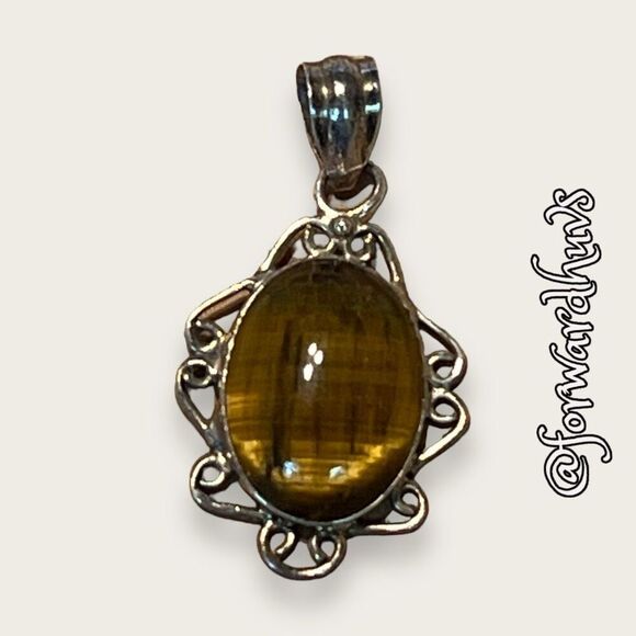 Tiger’s Eye Pendant in 925 Sterling Silver - Picture 1 of 9